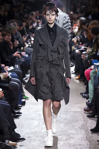 Look 12